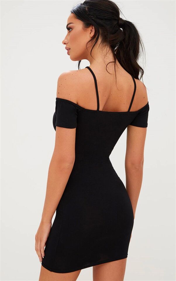 Omuzları Açık Elbise